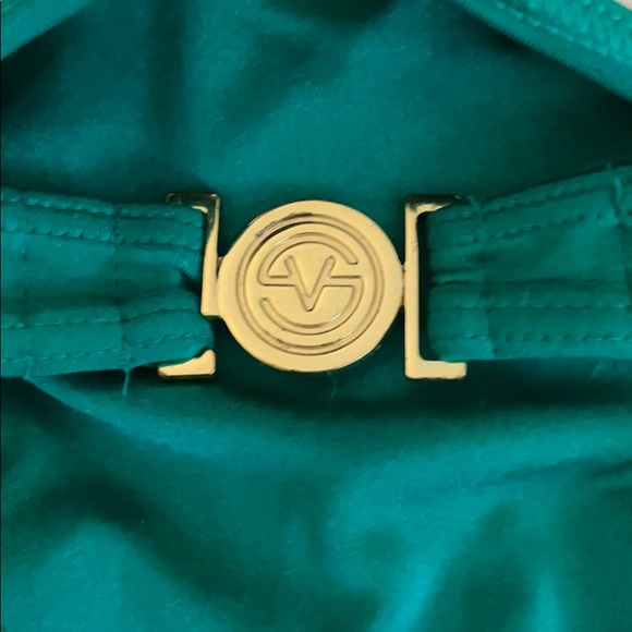 Green VS swim - Picture 2 of 3